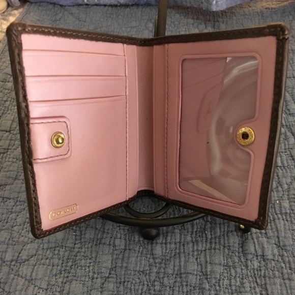 Coach - Picture 3 of 5